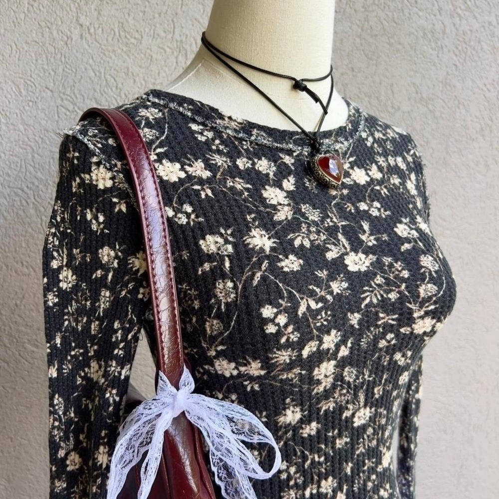 Free People Black Floral Long Sleeve Top Waffle Knit Thermal Size XS Boho - Picture 3 of 8